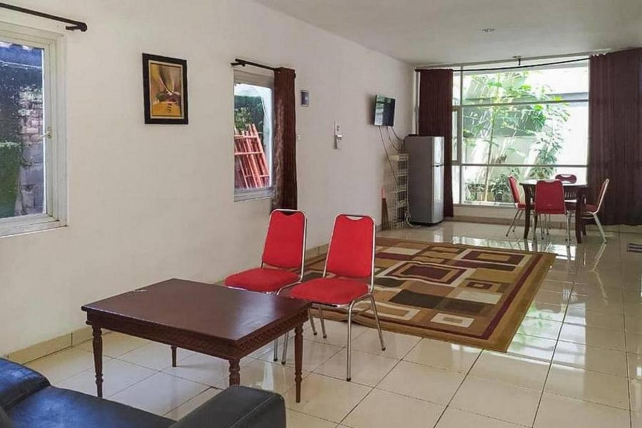 Graha Ht Sumantri Mitra Reddoorz Hotel ตาซิกมาลายา ภายนอก รูปภาพ